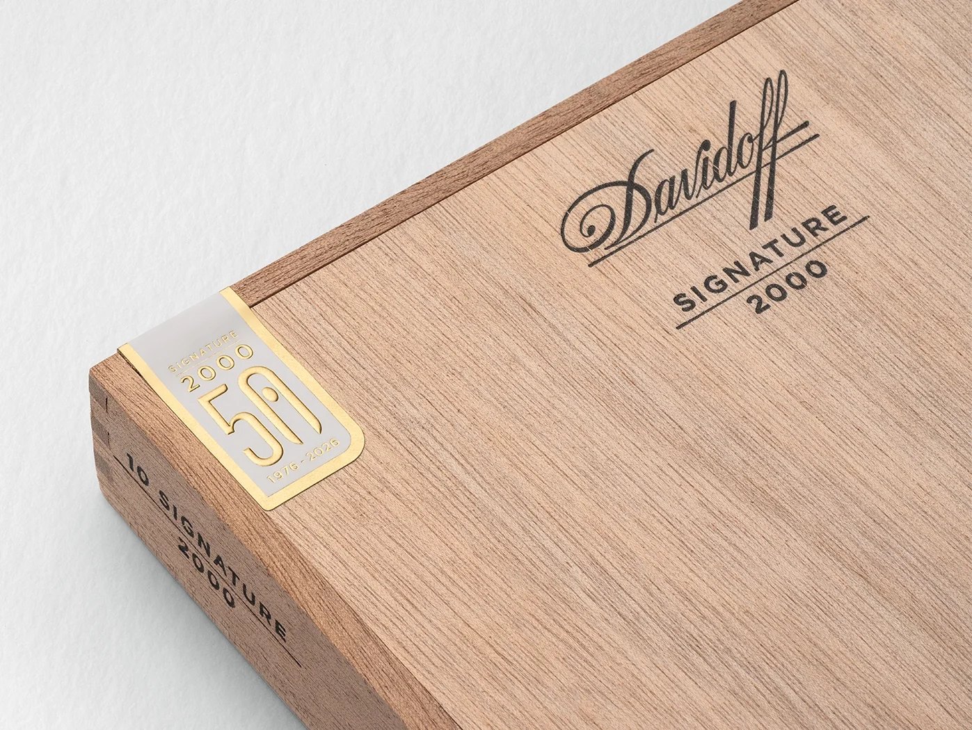 Davidoff Signature 2000 box with the 50th anniversary seal